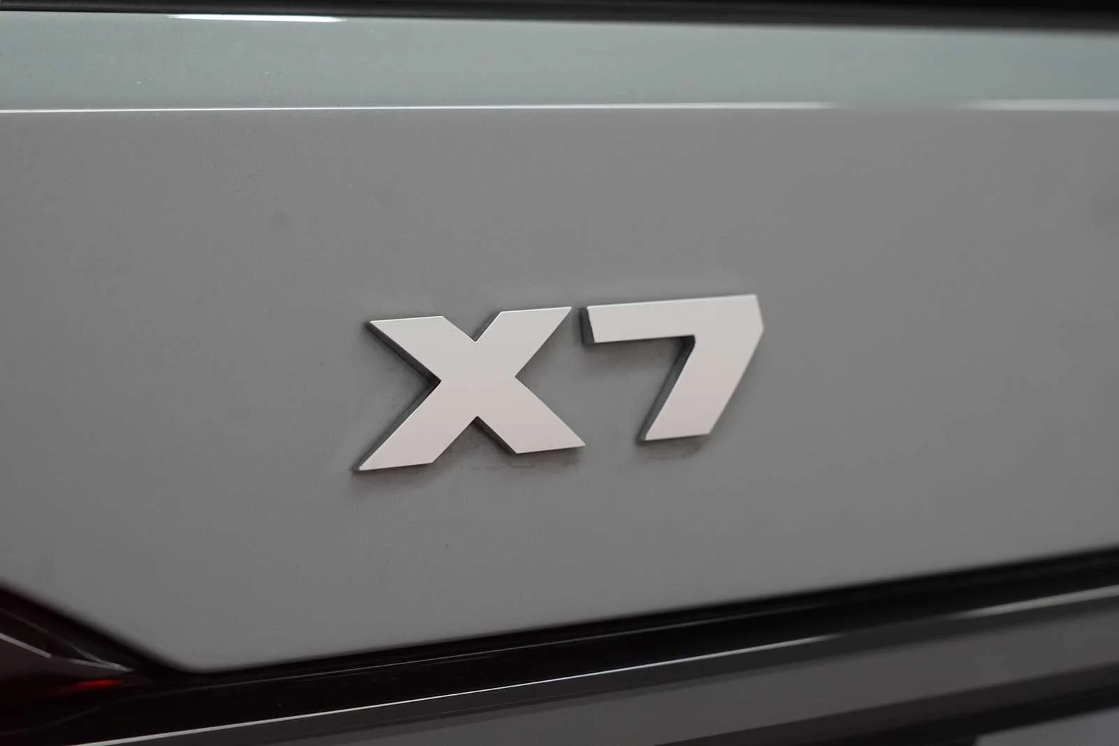 Used 2026 Brooklyn Grey Metallic BMW M60i image 9