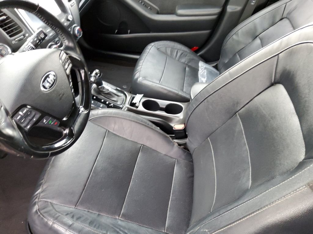 Used 2017 Black Kia EX image 8