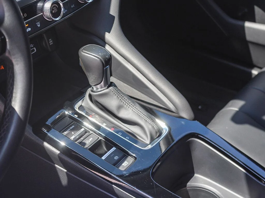 Used 2025 Platinum White Pearl Acura Base image 19