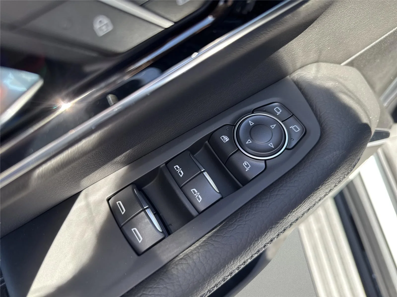 2026 GMC Yukon XL Denali - Photo 31