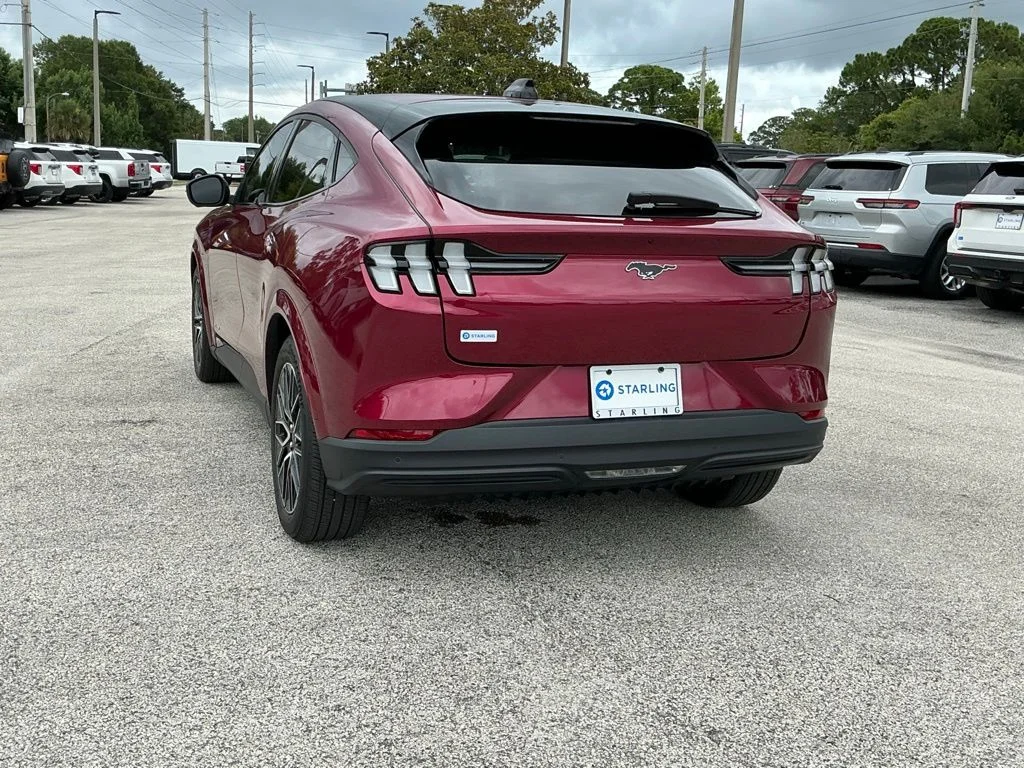 Used 2025 Red Ford Premium image 9