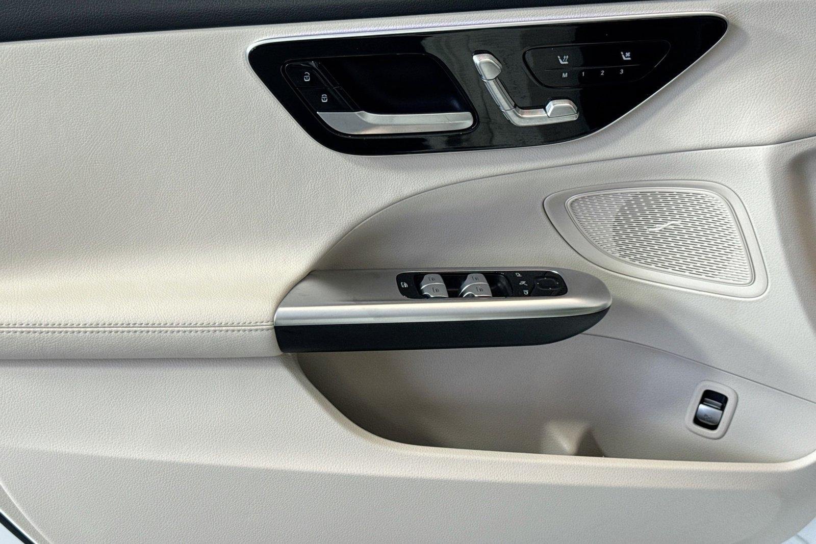 Used 2024 Polar White Mercedes-Benz C 300 image 17