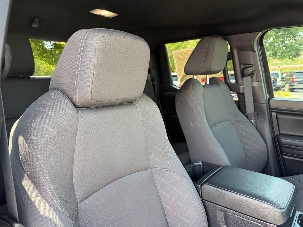Certified Used 2025  Toyota SR image 18