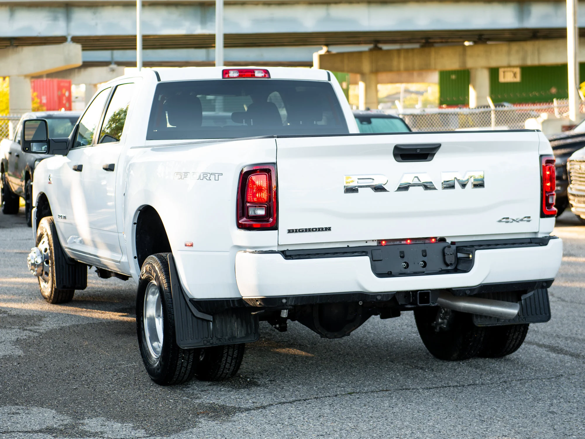 New 2026 White RAM Big Horn* Crew Cab 4x4, Heated Seats/Wheel, Sport Appearance Pkg, 8