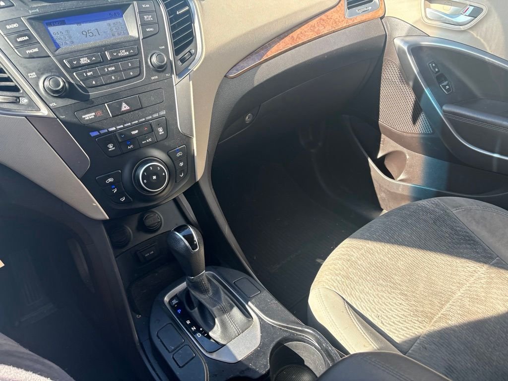 Used 2016 White Hyundai 2.4 Base image 18