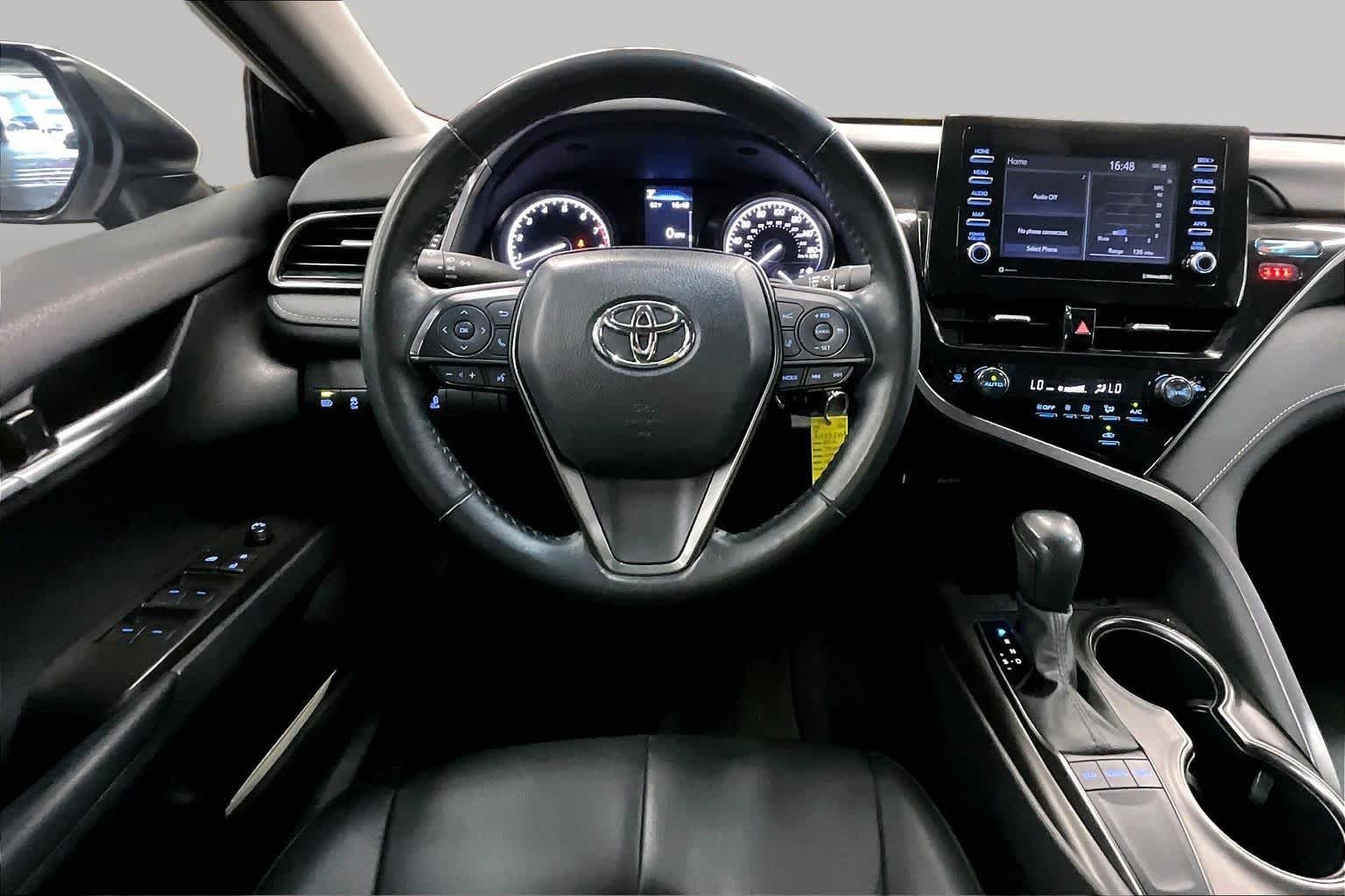 Used 2024 Ice Cap Toyota SE image 5