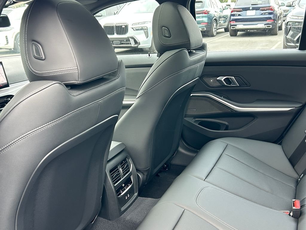 New 2026 Arctic Race Blue metallic BMW 330i xDrive image 31