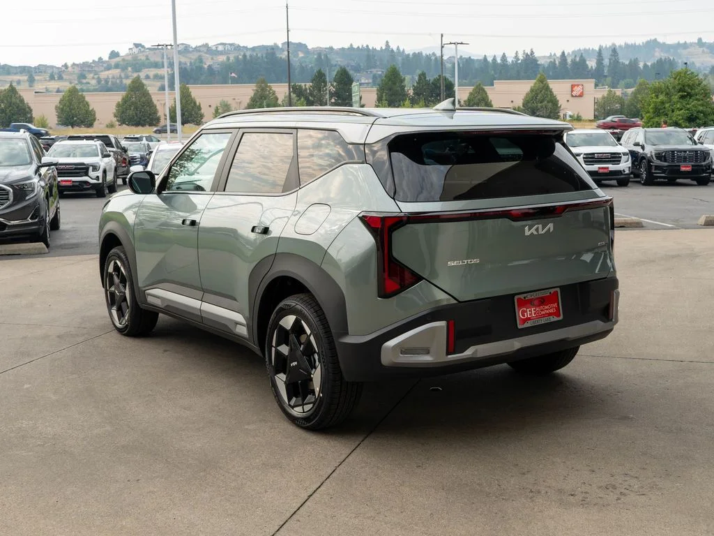 New 2027 Iceberg Green Kia EX image 5