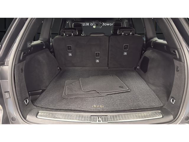 Used 2025 Baltic Gray Metallic Clearcoat Jeep Summit image 9
