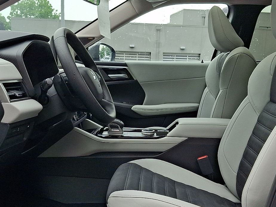 2026 Mitsubishi Outlander SE - Photo 8
