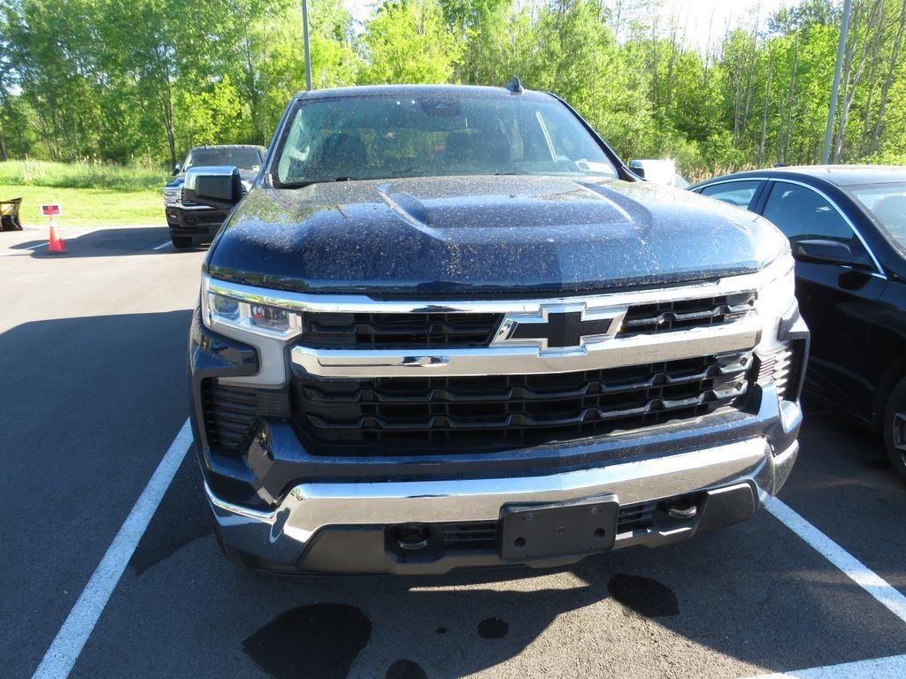 Used 2023 Blue Metallic Chevrolet LT image 5