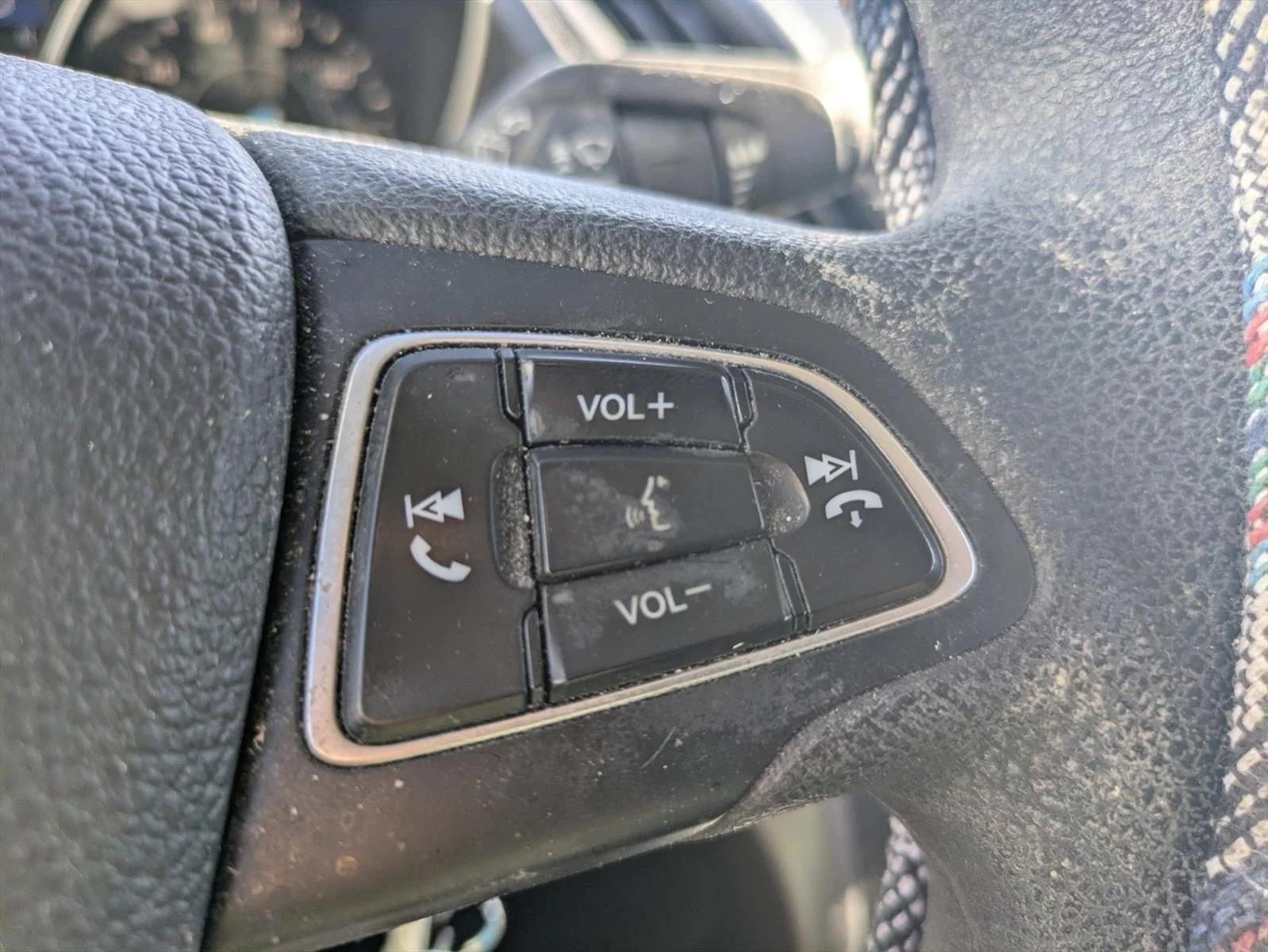Used 2018 Magnetic Metallic Ford S image 13
