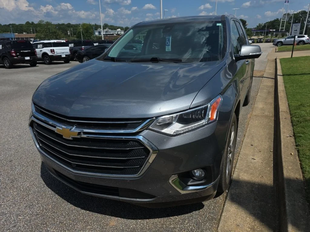 Used 2020 Satin Steel Metallic Chevrolet Premier image 3