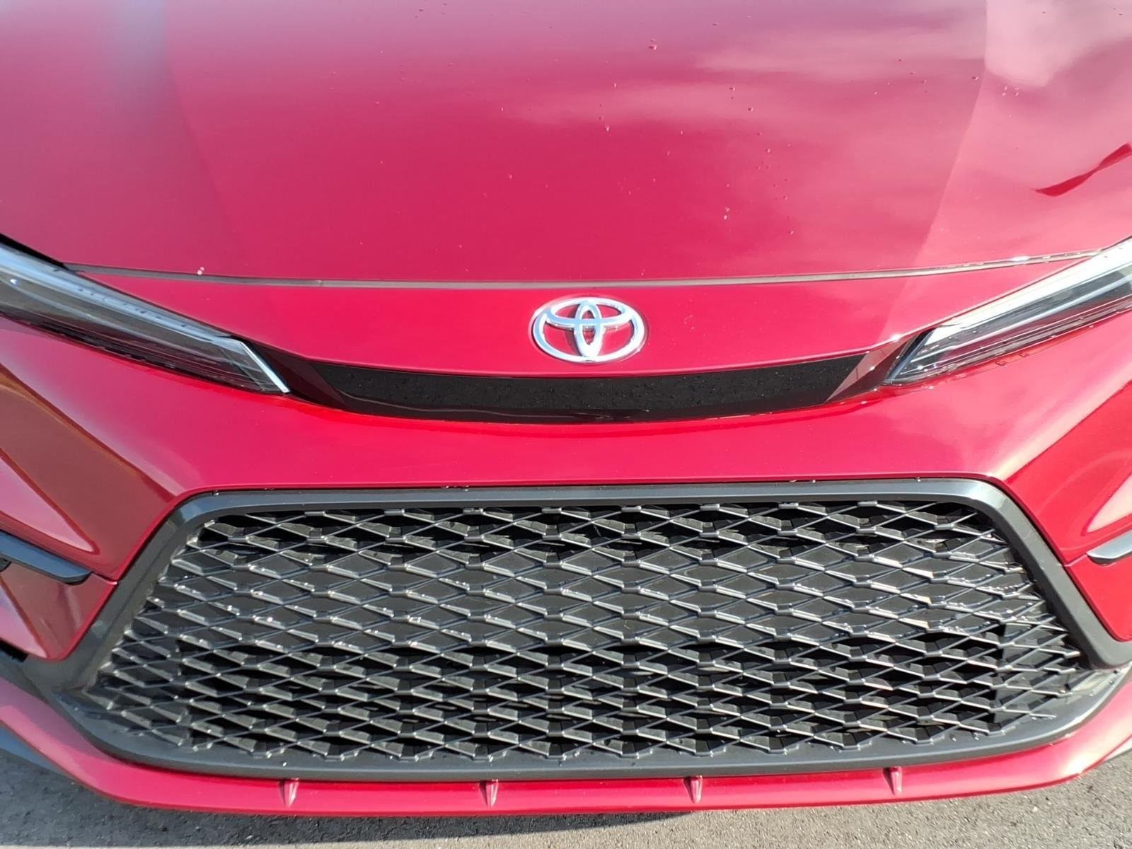 Used 2025 Ruby Flare Pearl Toyota SE image 12