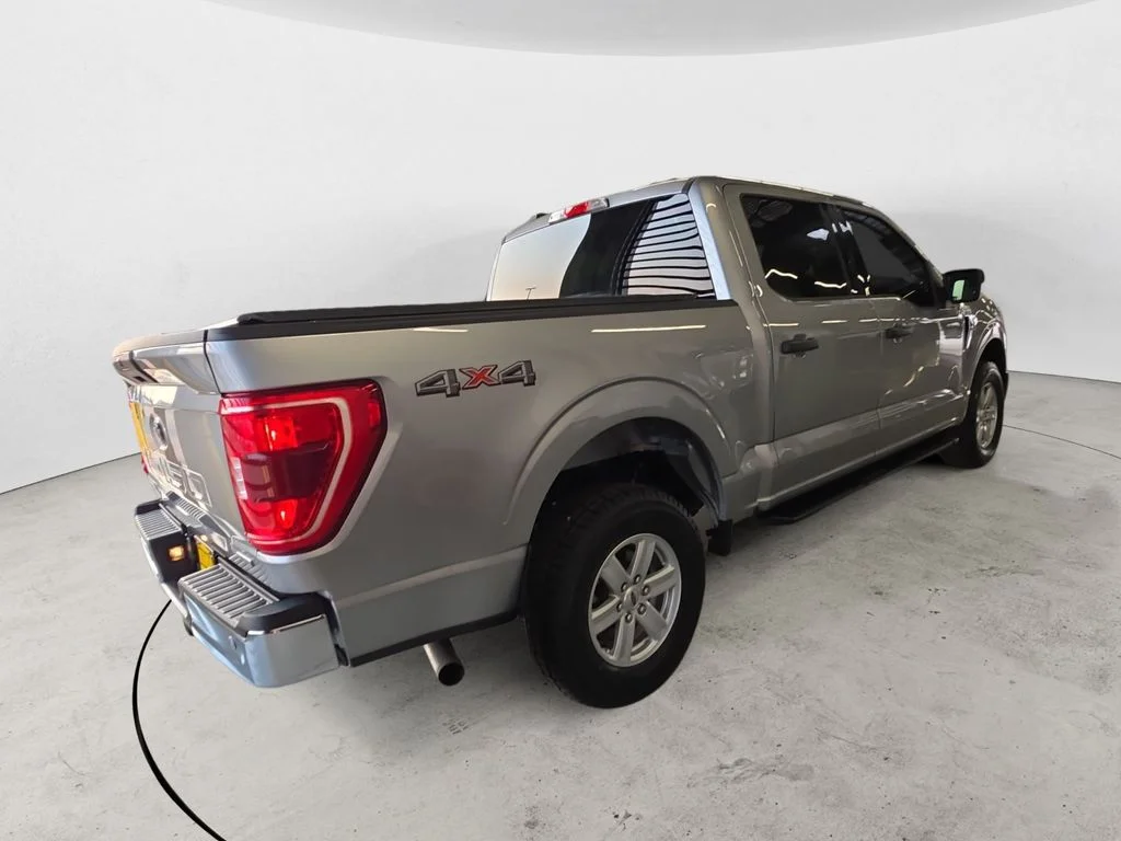 Used 2021 Silver Ford XLT image 5