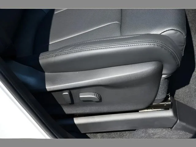 New 2026 CRYSTAL WHITE PEARL Subaru Touring 7-Passenger image 32