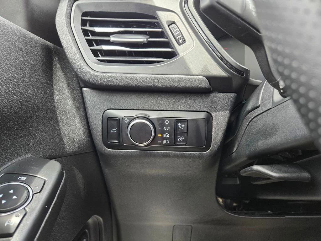 Used 2023 Agate Black Metallic Ford ST-Line image 23