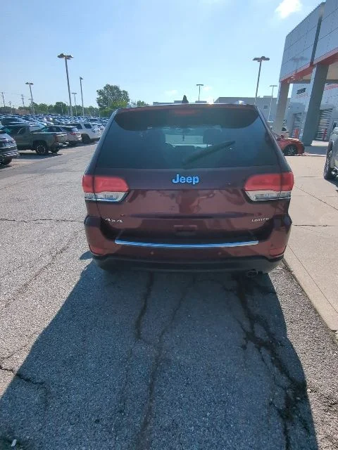 Used 2018 Red Jeep Limited image 12