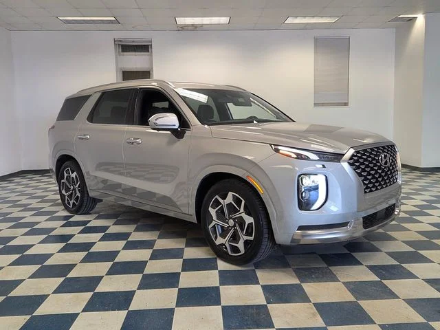Used 2022 Silver Hyundai Calligraphy image 1