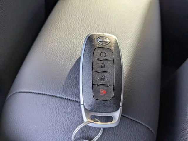 New 2026 Aspen White TriCoat / Super Black Two-tone Nissan SV image 29