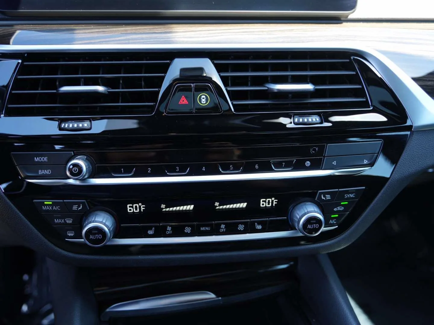 Used 2023 Jet Black BMW 530i Sedan image 18