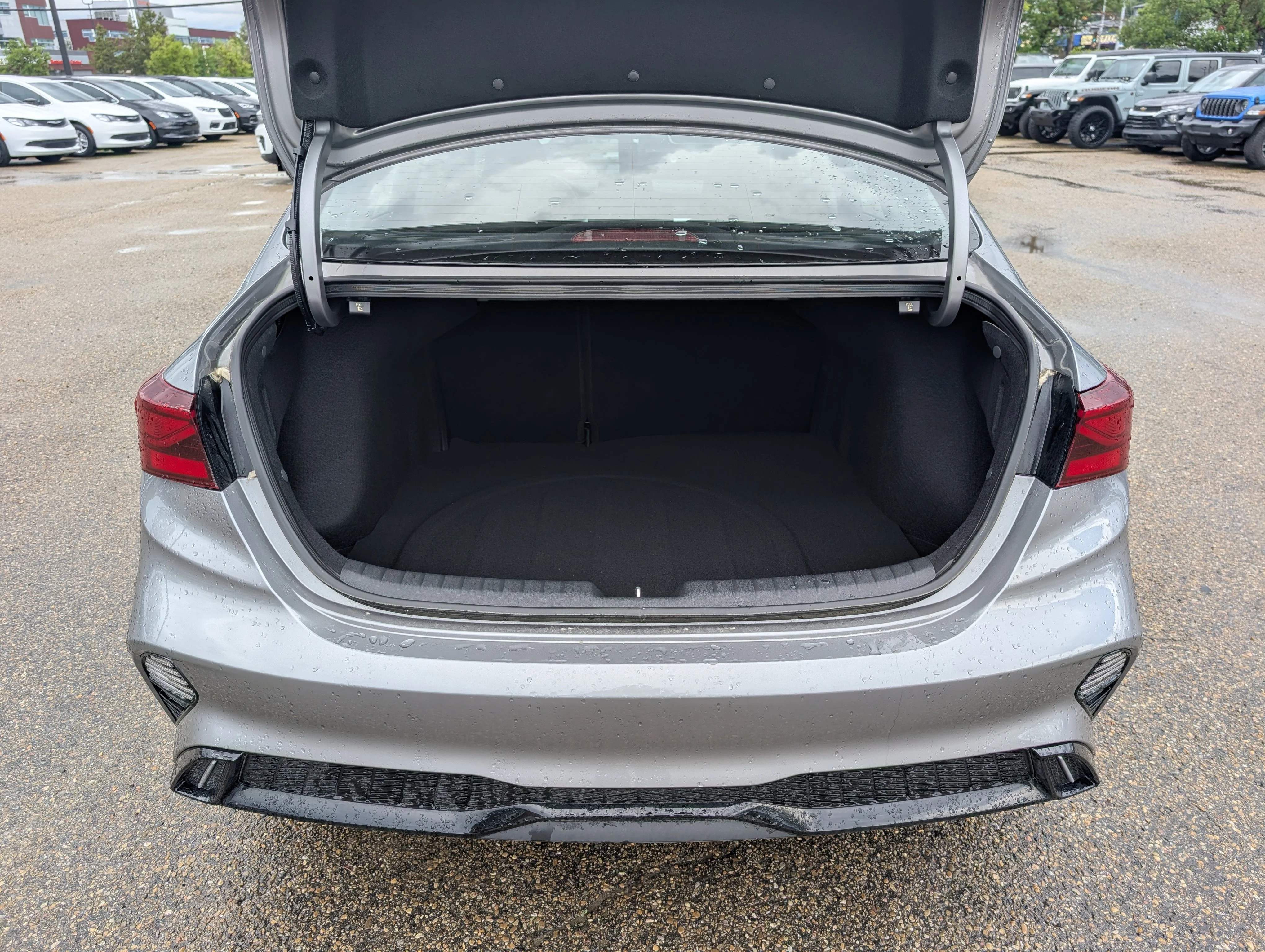Used 2023 Aurora Black Kia GT-Line image 6