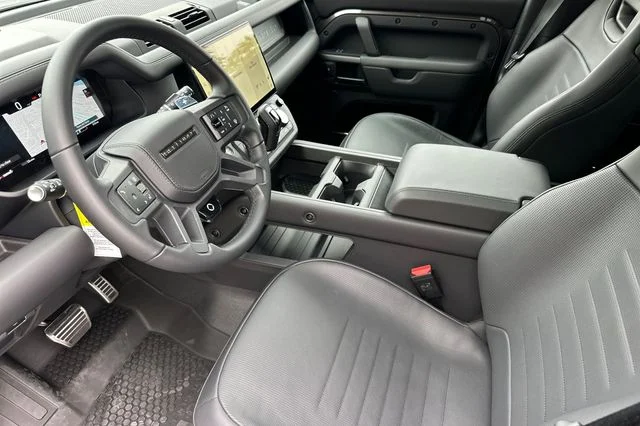 New 2026 Charente Grey Land Rover  image 9