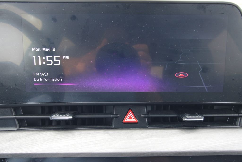 Used 2023 Black Kia X-Line image 32