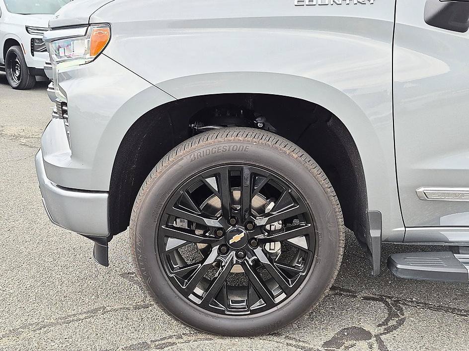 Used 2025 Sterling Gray Metallic Chevrolet High Country image 10