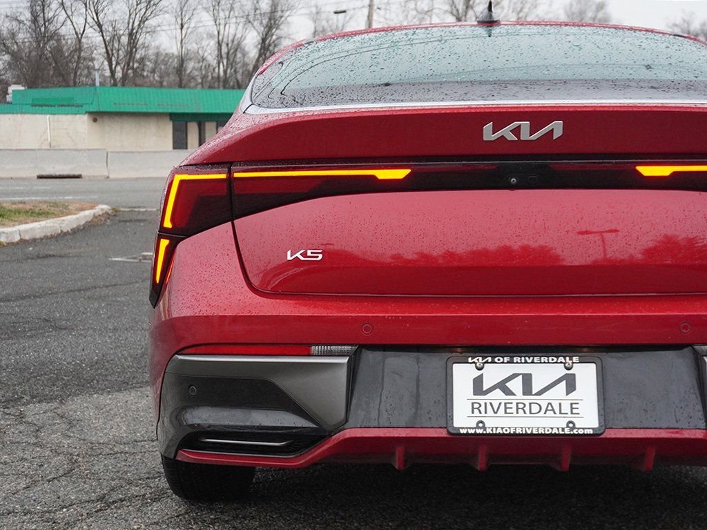Used 2025 Red Kia LXS image 14