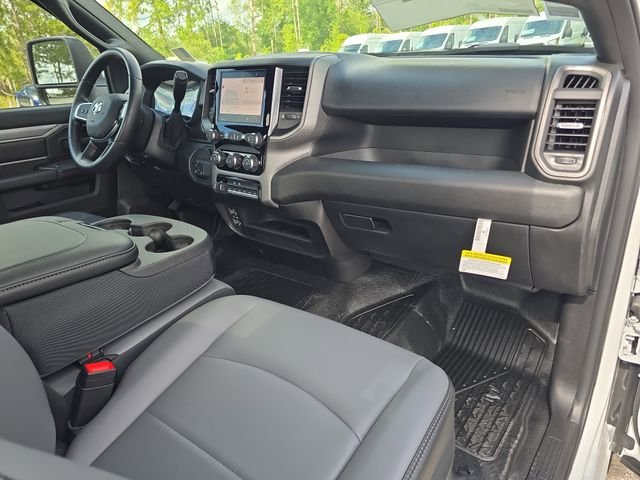 2026 RAM 3500 Chassis Tradesman - Photo 9