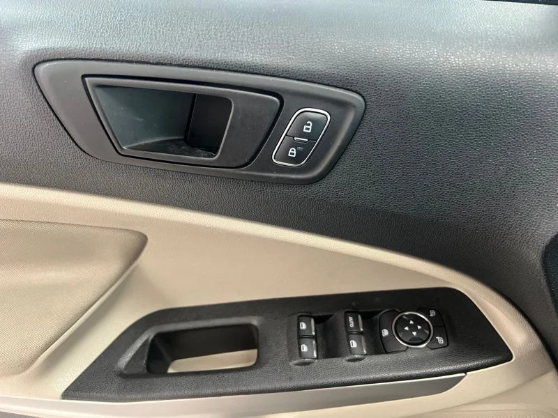 Used 2022 White Ford S image 19