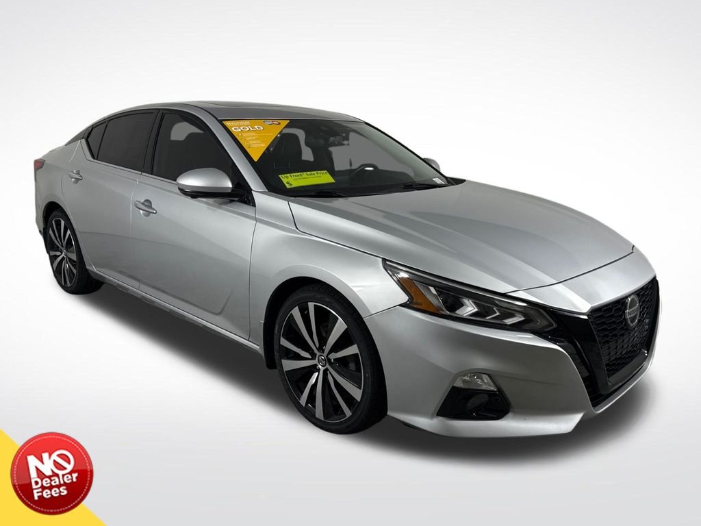 Used 2020 Silver Nissan 2.5 Platinum image 1