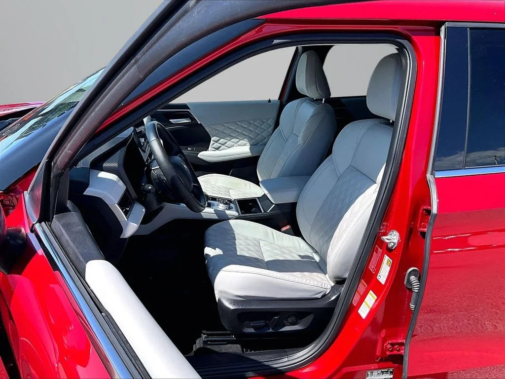 Used 2024 Red Mitsubishi SEL image 26