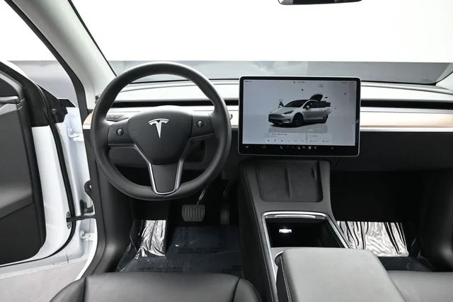 Used 2025  Tesla Long Range image 16