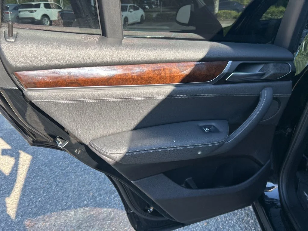 Used 2017 Black BMW xDrive28i image 21