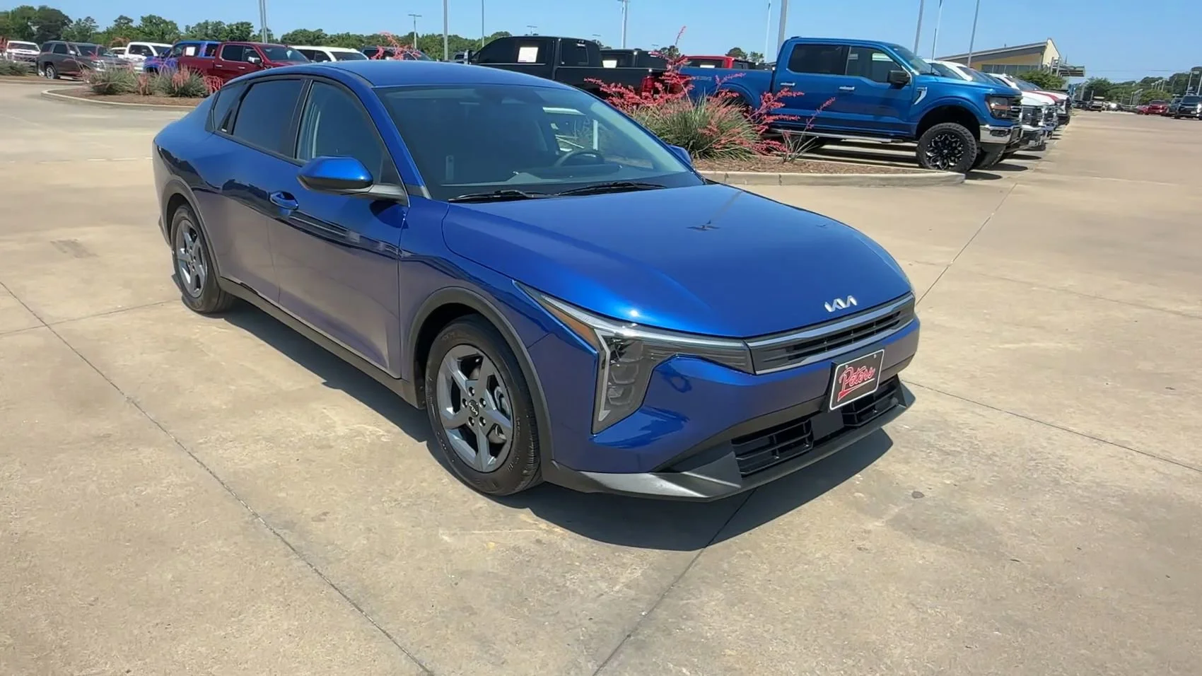 Used 2025 Deep Sea Blue Kia LXS image 3