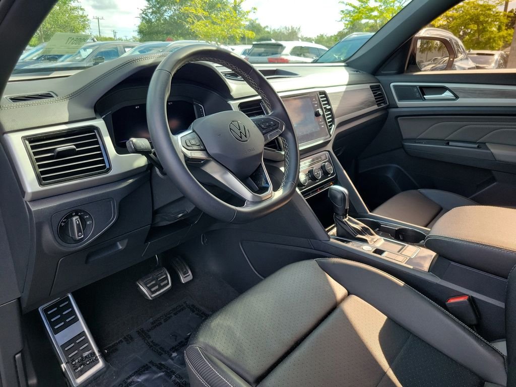 Used 2023 Gray Volkswagen 3.6L V6 SE w/Technology image 14