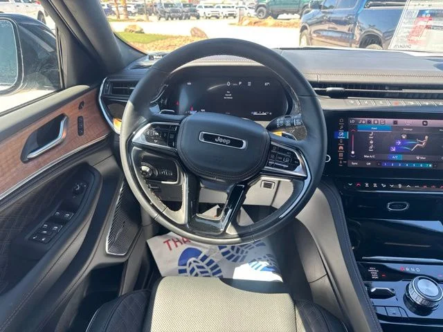 New 2027 White/off-white Jeep Summit image 16