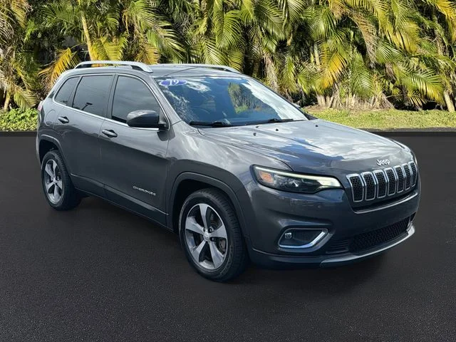 Used 2019 Gray Jeep Limited image 2