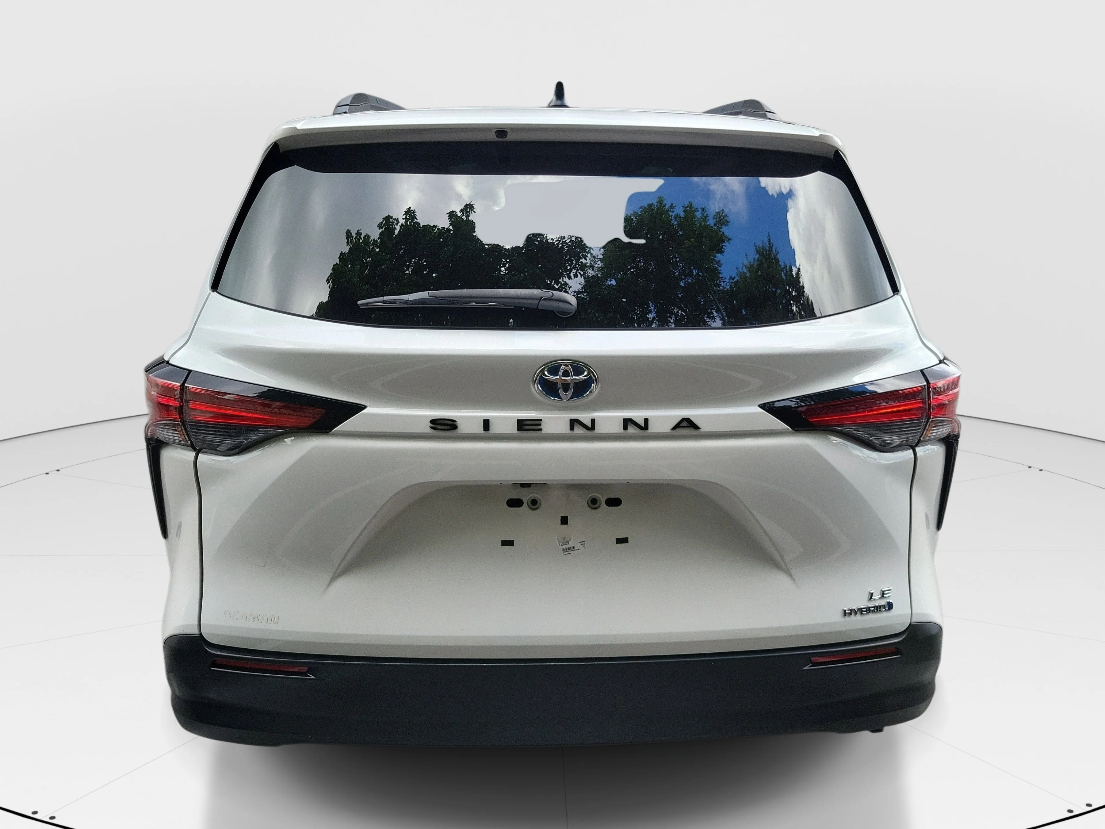 Used 2021 Super White Toyota LE image 5
