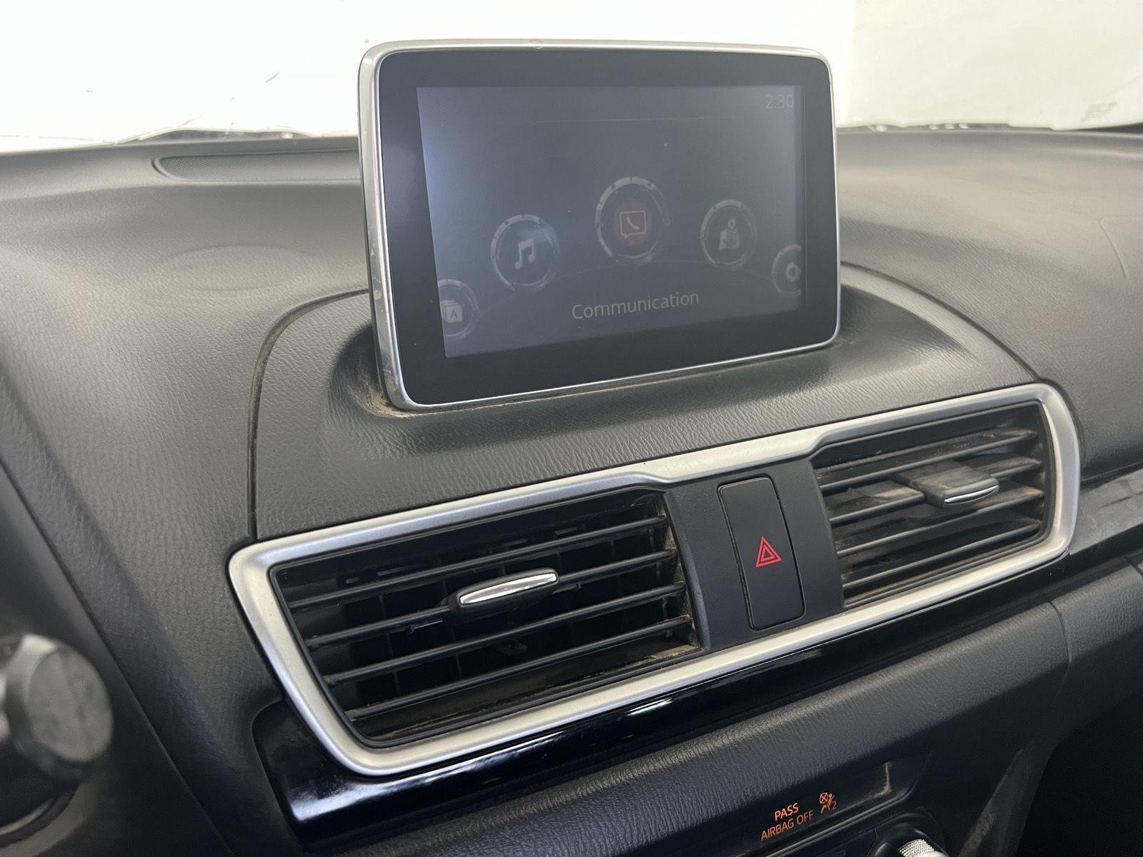 2015 Mazda MAZDA3 i Touring - Photo 16