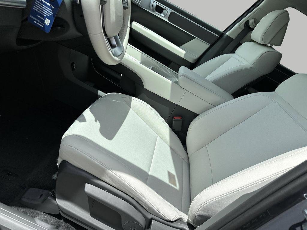 New 2026 Ecotronic Gray Hyundai SE FWD image 9