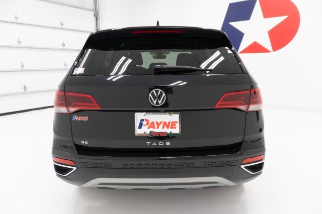 Used 2024 BLACK Volkswagen SE image 8