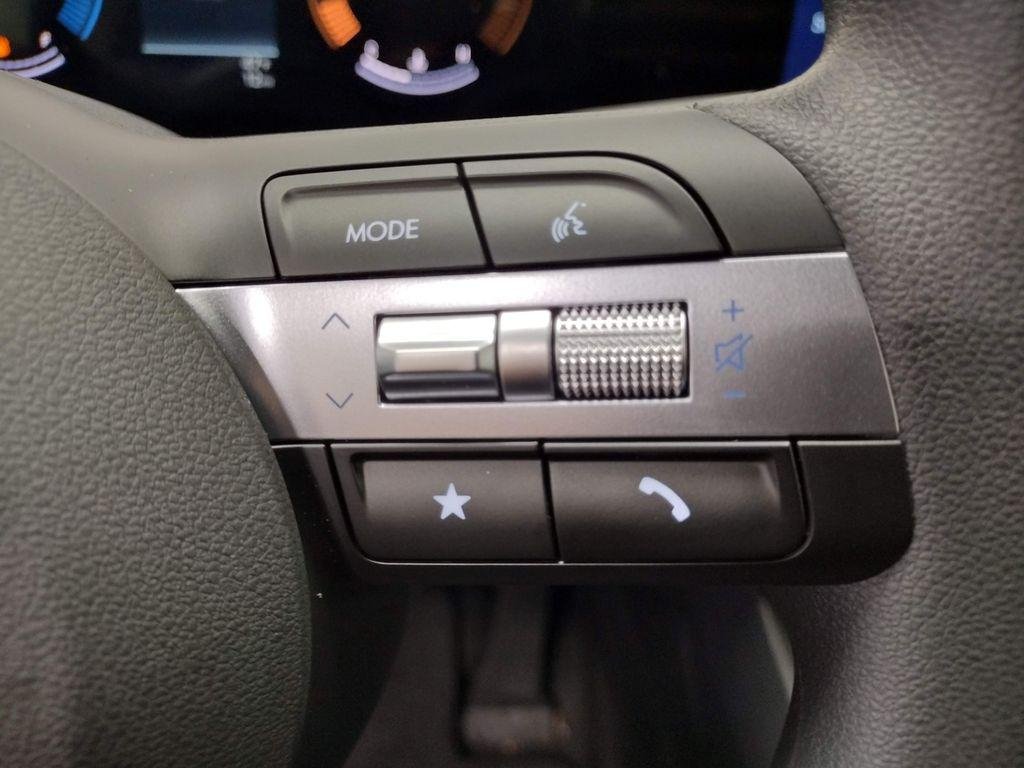 New 2026 White Hyundai SE image 25