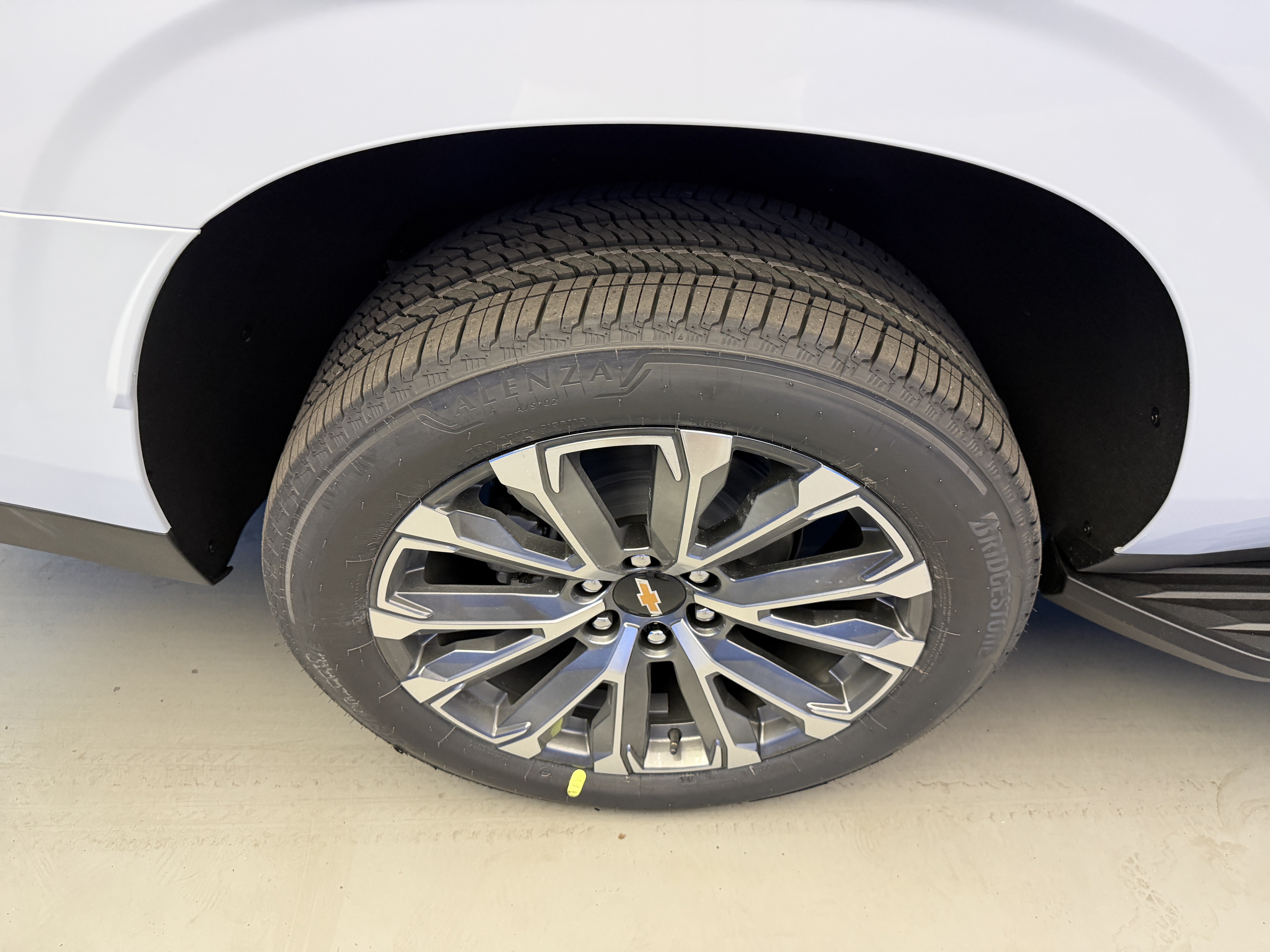 2026 Chevrolet Suburban High Country - Photo 8
