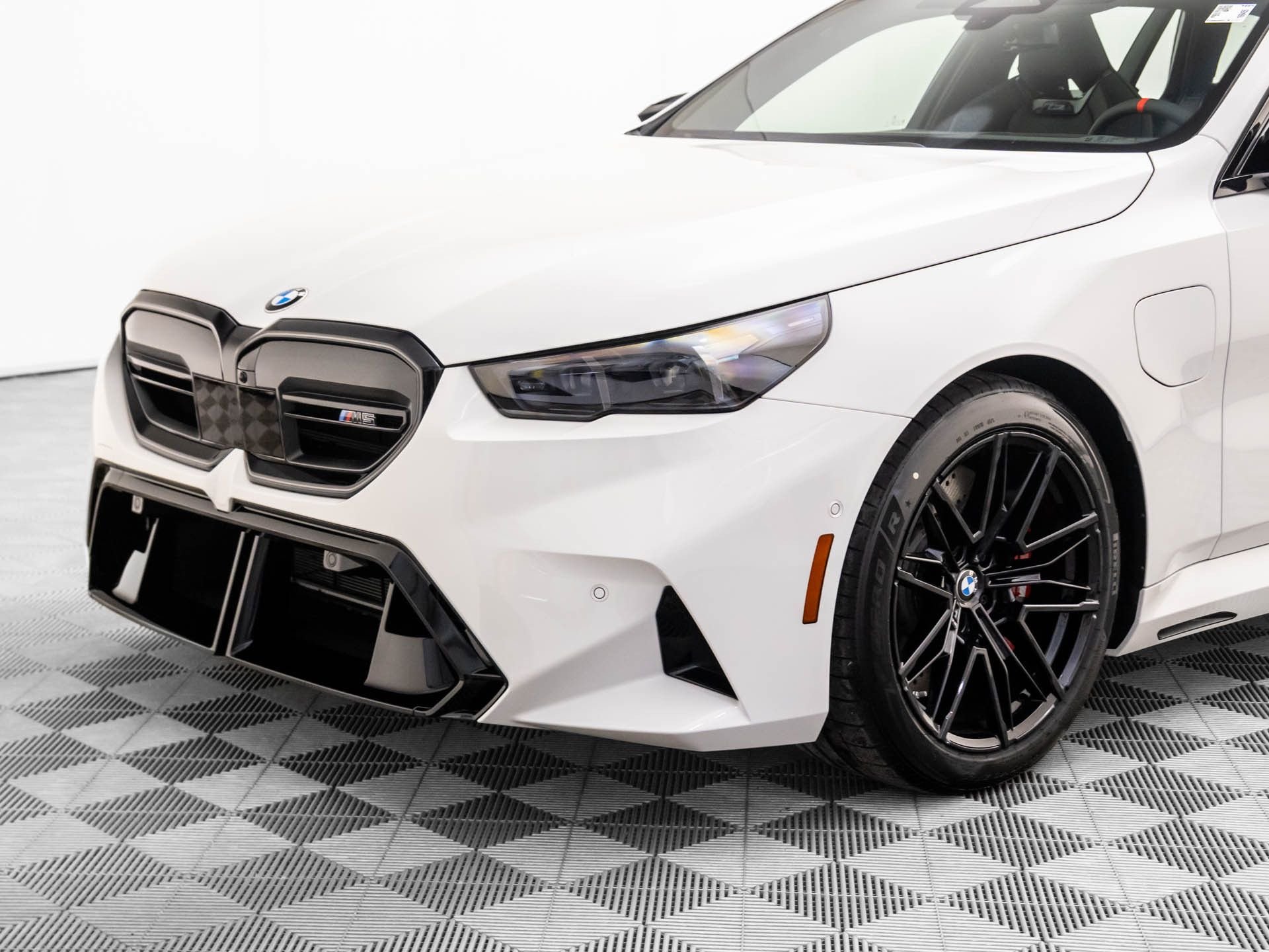 New 2026 Alpine White BMW Base image 39