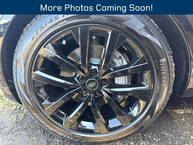 New 2026 Charente Grey Land Rover Dynamic SE image 2