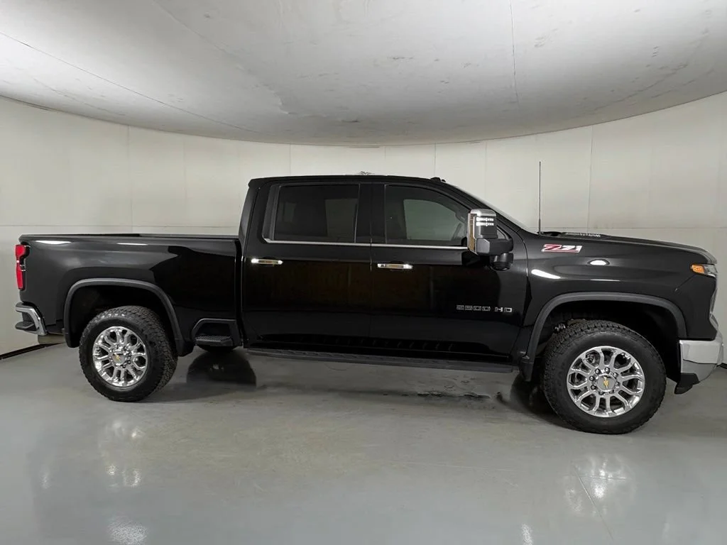 Used 2025 Black Chevrolet LTZ image 11