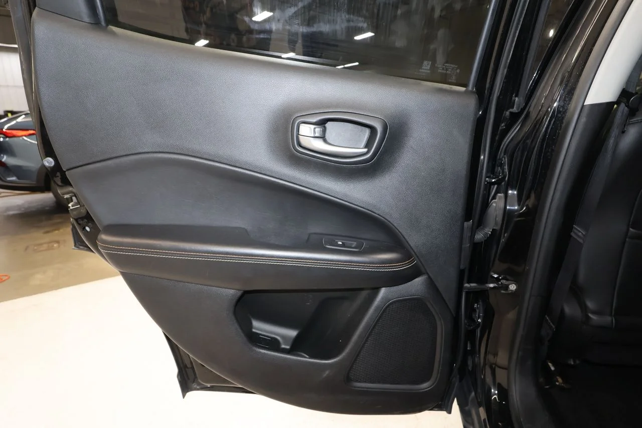 Used 2018 Black Jeep Latitude image 11